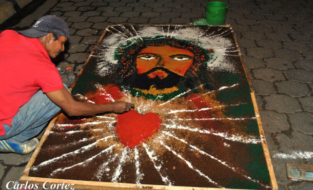 Alfombras Pasionarias de León, arte religioso convertido en tradición centenaria