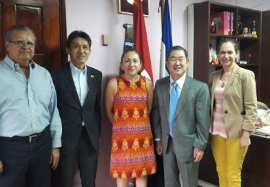Embajador de Japón sostiene encuentro con titular del Minsa