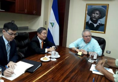 Embajador de Japón visita al Presidente del Parlamento Nacional