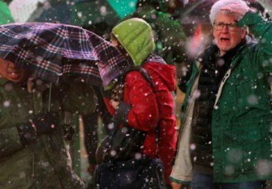 Al menos 5 muertos y cientos de vuelos cancelados por la poderosa tormenta invernal que azota la costa este de los Estados Unidos