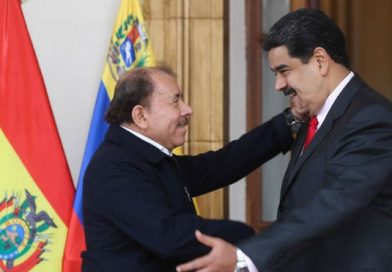 Presidente Daniel fue recibido por el Presidente Nicol&aacute;s Maduro, en el Palacio de Miraflores