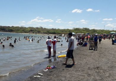 Xiloá recibe a familias veraneantes en Sábado de Gloria