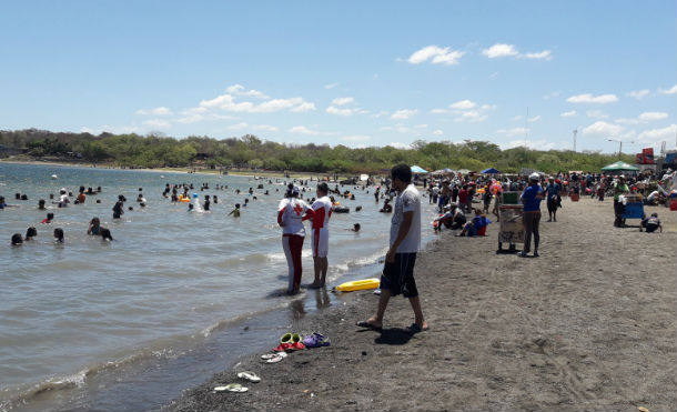 Xiloá recibe a familias veraneantes en Sábado de Gloria