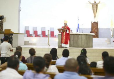 Feligresía católica conmemora la Pasión del Señor y la tradicional procesión del Santo Entierro