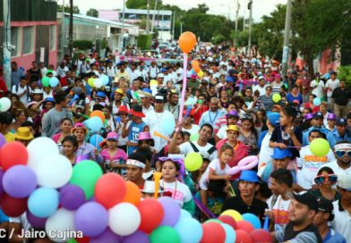 Centenares de nicaragüenses celebraron el Día Internacional de la Mujer con caminatas y actividades recreativas