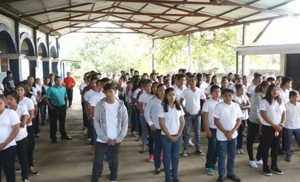 Masaya: Inicia año escolar de secundaria a distancia en el campo