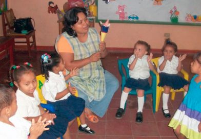 Mined aprueba incrementos salariales del 64 y 69 por ciento educadoras comunitarias