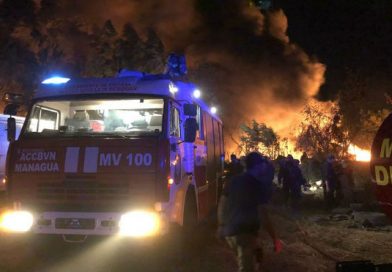 Compañera Rosario felicita a los bomberos y equipos institucionales que atendieron fuerte incendio en Los Brasiles