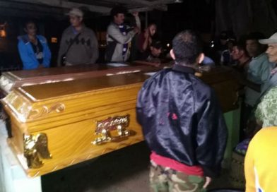 Dan cristiana sepultura a las dos mujeres que el pasado lunes fueron asesinadas en Jalapa