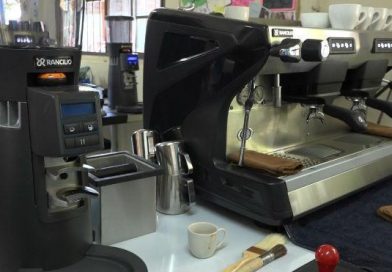 Escuela Nacional del Caf&eacute; en Ocotal recibe donaci&oacute;n del Campe&oacute;n Mundial de Barismo