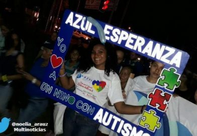 Una marea azul recorre Managua para hacer conciencia sobre el autismo