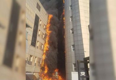 Aparatoso incendio en un hospital en el centro de Estambul