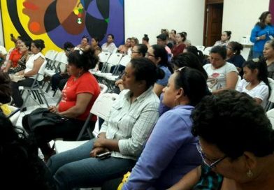 Trabajadoras por cuenta propia se suman al debate para fortalecer los v&iacute;nculos afectivos en las familias