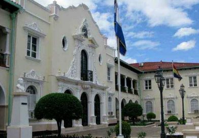 Consejo Universitario de la UNAN-Le&oacute;n se pronuncia a favor del di&aacute;logo y la paz