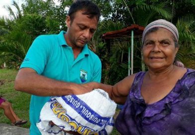 Gobierno entrega paquetes alimenticios solidarios a familias de San Juan de Nicaragua