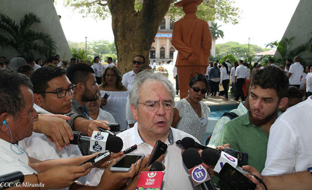Asamblea Nacional rinde homenaje a Tomás a 6 años de su tránsito a la inmortalidad