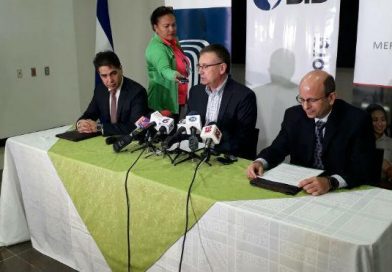 Banco de Fomento a la Producci&oacute;n otorga financiamiento a Mercapital para impulsar a peque&ntilde;os productores