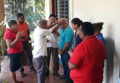 Quezalguaque: Iglesia evang&eacute;lica y servidores p&uacute;blicos en cadena de oraci&oacute;n por la paz de Nicaragua