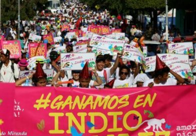 Miles de nicarag&uuml;enses caminaron celebrando que #GanamosEnIndioMaiz