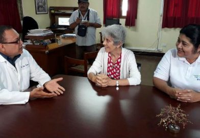 Especialista cubana realiza un recorrido por la Cl&iacute;nica del Dolor y Medicina Natural
