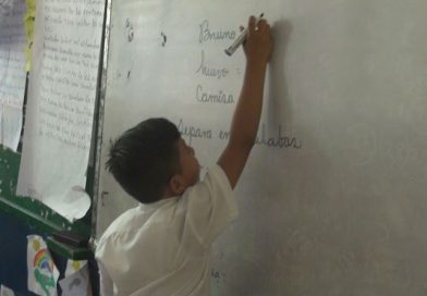Estudiantes regresan a sus clases en el municipio de Nindir&iacute;