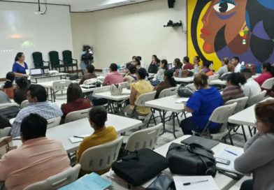 Personal de salud se capacita sobre alimentación para embarazadas