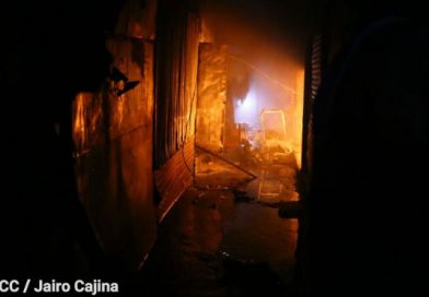Gobierno expresa solidaridad con comerciantes afectados por incendio