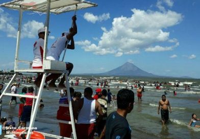 Playas del departamento de Rivas abarrotado de veraneantes en Domingo Santo