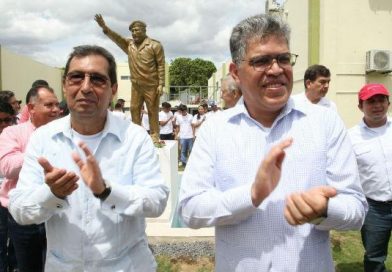 Compañera Rosario saluda visita de Adán Chávez y Elías Jaua