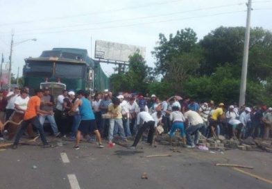 Agreden a pobladores leoneses cuando quitaban un tranque