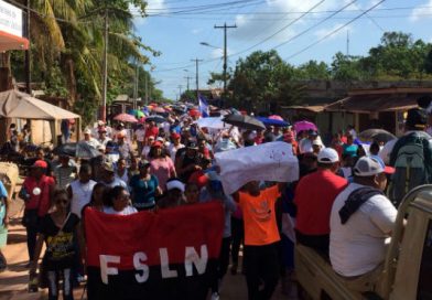 Con multitudinaria caminata coste&ntilde;os ratifican apoyo total al Comandante Daniel