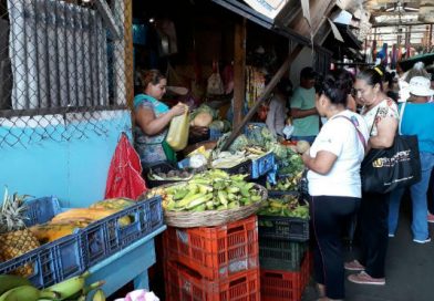 Mercados de Managua lucen abastecidos y atienden a la población con normalidad