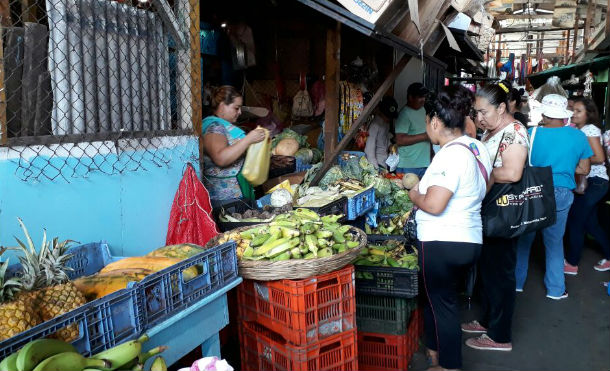 Mercados de Managua lucen abastecidos y atienden a la población con normalidad 