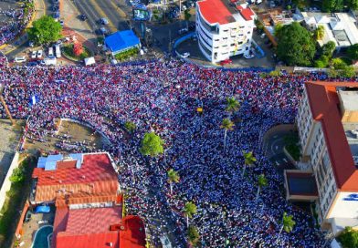 Miles unidos por el di&aacute;logo y la paz