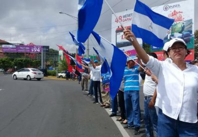 Familias expresan su apoyo al diálogo y la paz