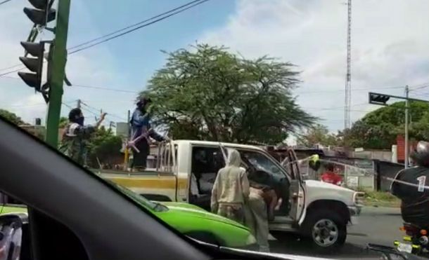 Saquean y secuestran camioneta del Minsa en Managua
