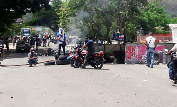 Foto: Archivo/referencial: Vándalos secuestran camioneta que transportaba tanques de oxígeno para uso hospitalario