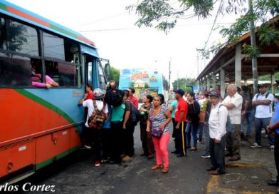 Trabajadores reportan afectaciones debido a los tranques instalados por vándalos de la derecha