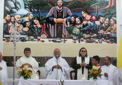 Cardenal Brenes saluda a los trabajadores durante la Fiesta en honor a San Jos&eacute; Obrero