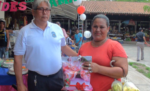 Madres comerciantes celebran su día en Ocotal