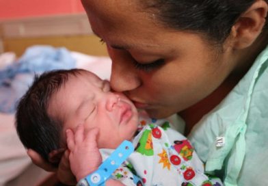 Madres reciben obsequios en Hospital Bertha Calderón este 30 de mayo