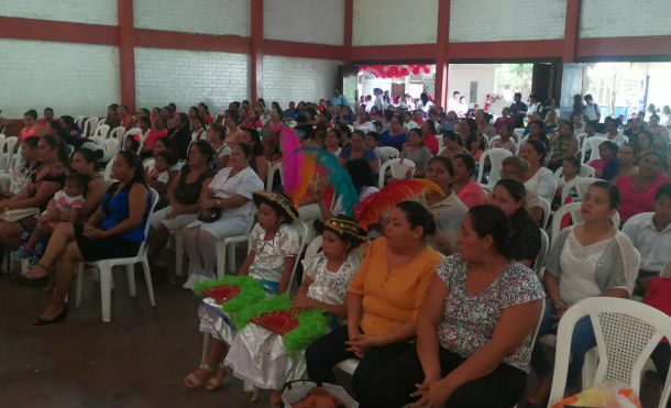 Chinandeganos festejan el Día de las Madres nicaragüenses