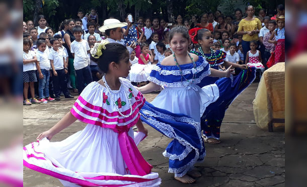 San Rafael del Sur: estudiantes del colegio público República de Ecuador conmemoran el Día de las Madres