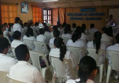 Encuentro de intercambio de experiencias entre auxiliares de salud familiar-comunitaria y docentes