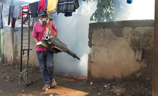 Minsa desarrolla jornada de fumigación y abatización en barrios de Managua