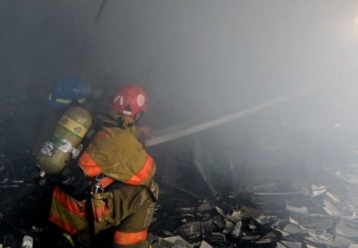 Voraz incendio consume segunda plata de Tienda Azul en Rivas