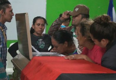 Jalapa: Familiares reciben el cuerpo de Jairo Antonio Osorio asesinado por la derecha golpista