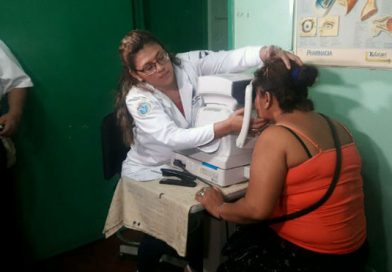 Jornada de oración y entrega de lentes en Centro Nacional de Oftalmología