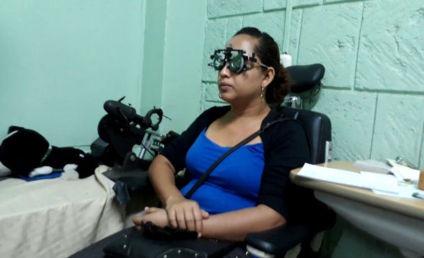 Realizan jornada oftalmológica especial para las madres