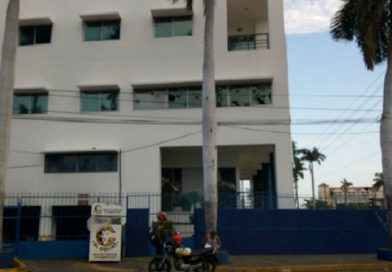 Grupos delincuenciales de la derecha vandalizan edificio del Ministerio de Economía Familiar